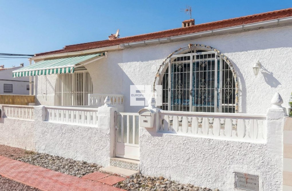 Segunda mano - Bungalow - Torrevieja - La Siesta - El Salado - Torreta