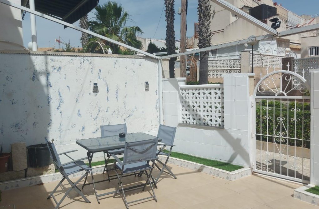 Segunda mano - Bungalow - Torrevieja - Los Balcones 