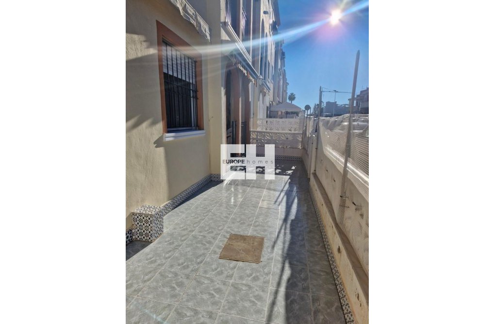 Segunda mano - Bungalow - Torrevieja - Playa de los Naúfragos