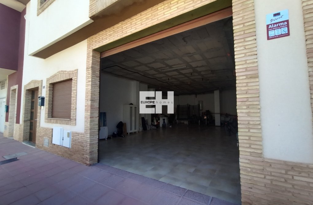 Segunda mano - town house - Roldan - Inland