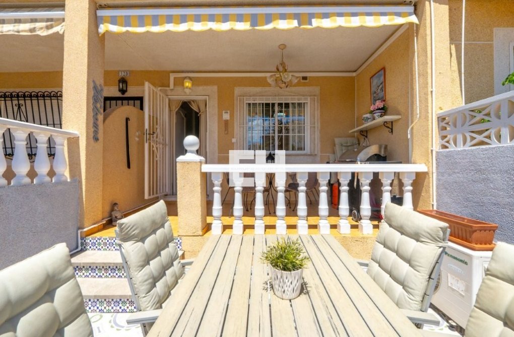 Segunda mano - town house - Torrevieja - Aguas Nuevas