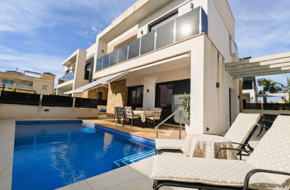 Segunda mano - villa - Cabo Roig - Costa Blanca