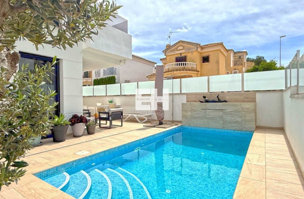 Segunda mano - villa - Orihuela Costa - Costa Blanca