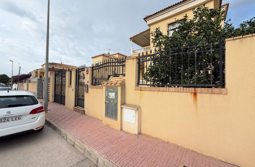 Segunda mano - villa - Orihuela Costa - Lomas De Don Juan