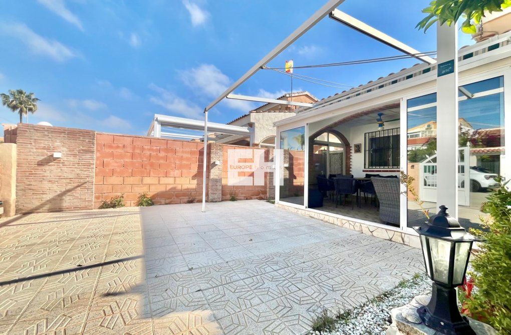 Segunda mano - villa - Orihuela Costa - Los Almendros-la Florida