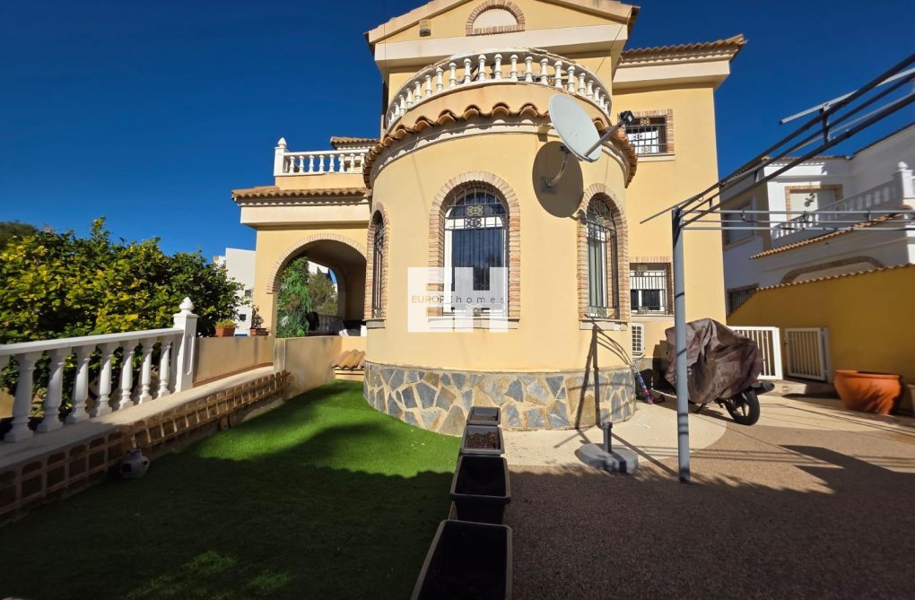 Segunda mano - villa - Orihuela Costa - Villamartín-las Filipinas