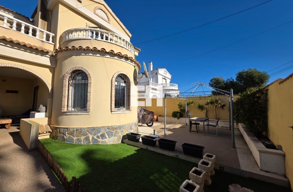 Segunda mano - villa - Orihuela Costa - Villamartín-las Filipinas