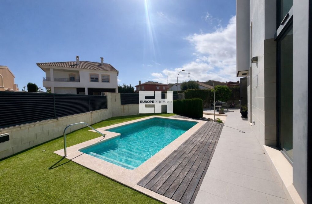 Segunda mano - villa - Santiago de la Ribera - Costa Calida
