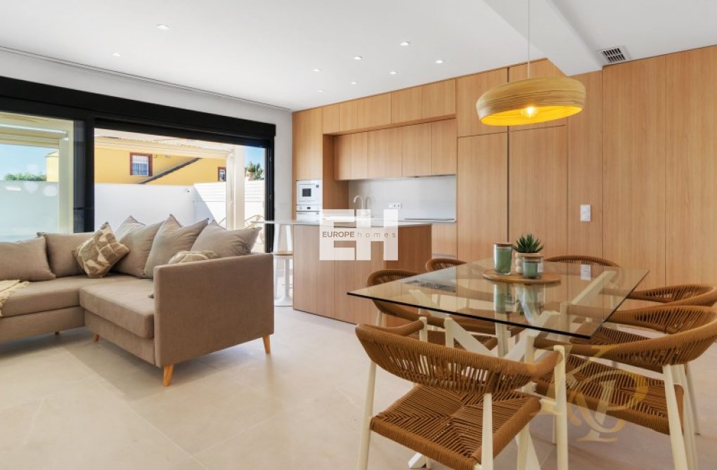 Segunda mano - villa - Torrevieja - Costa Blanca
