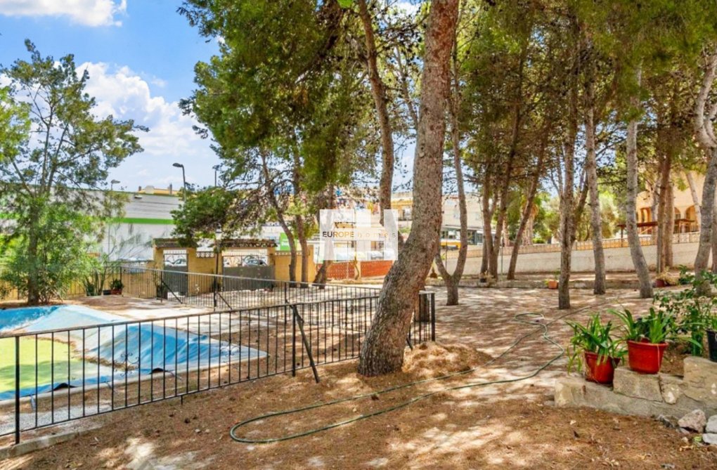 Segunda mano - villa - Torrevieja - Costa Blanca