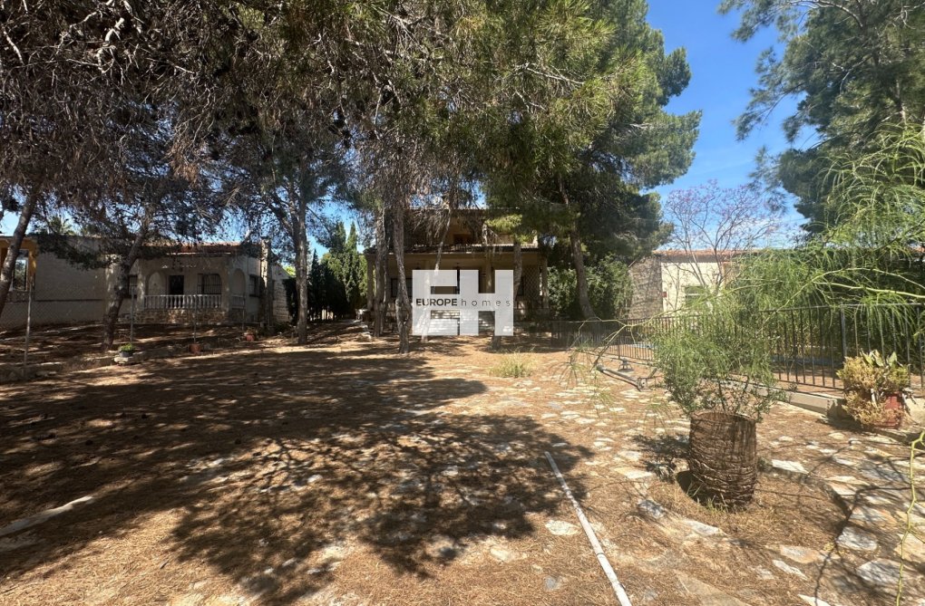 Segunda mano - villa - Torrevieja - Costa Blanca