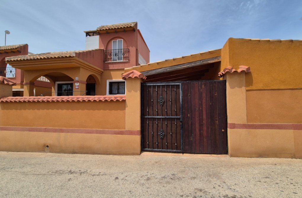Segunda mano - villa - Torrevieja - Costa Blanca