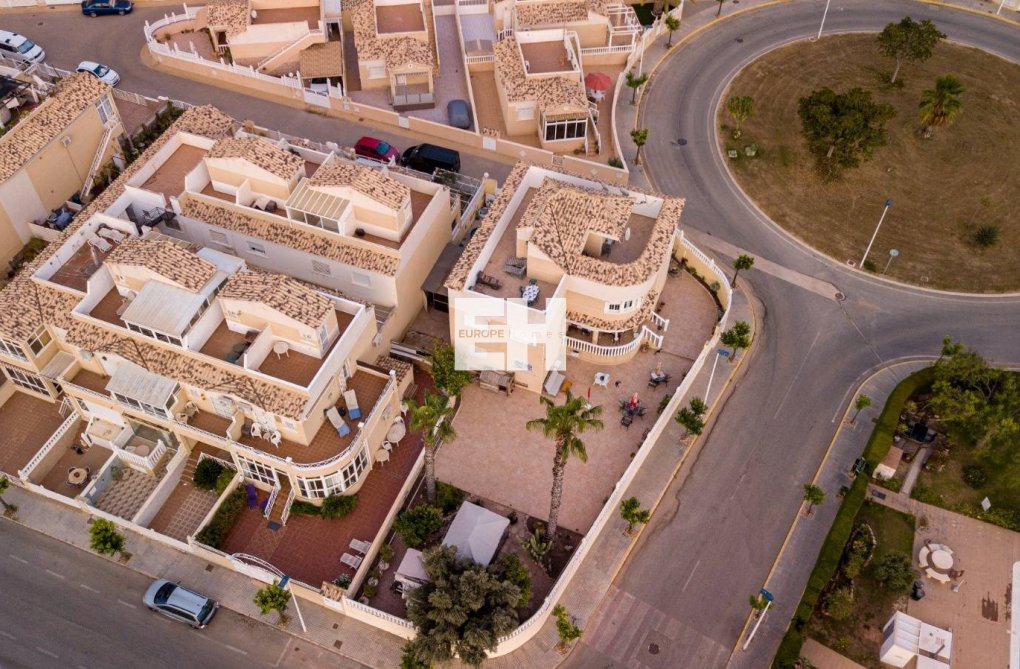 Segunda mano - villa - Torrevieja - La Siesta - El Salado - Torreta