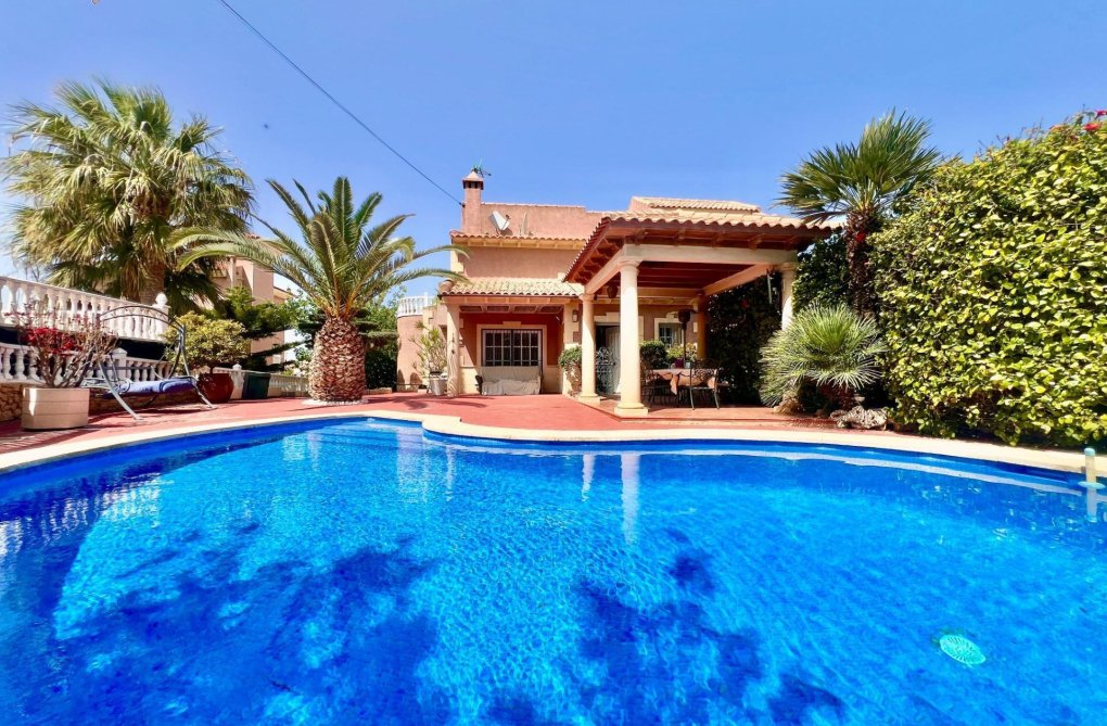 Segunda mano - villa - Torrevieja - Los Balcones - Los Altos Del Edén