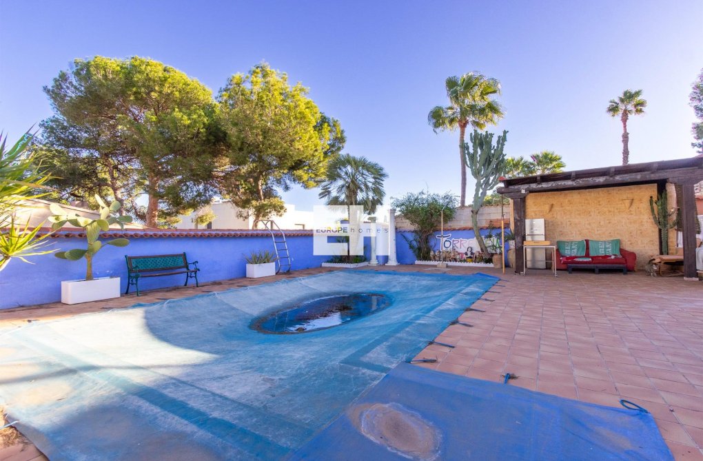 Segunda mano - villa - Torrevieja - Los Balcones 