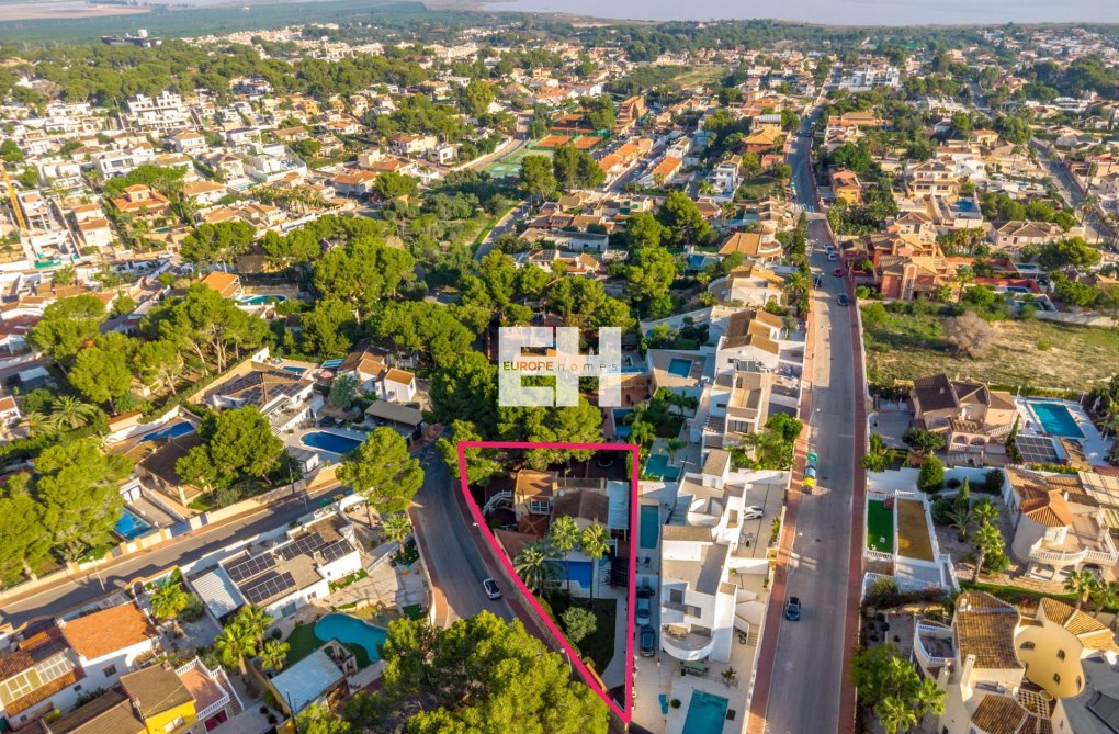 Segunda mano - villa - Torrevieja - Los Balcones 