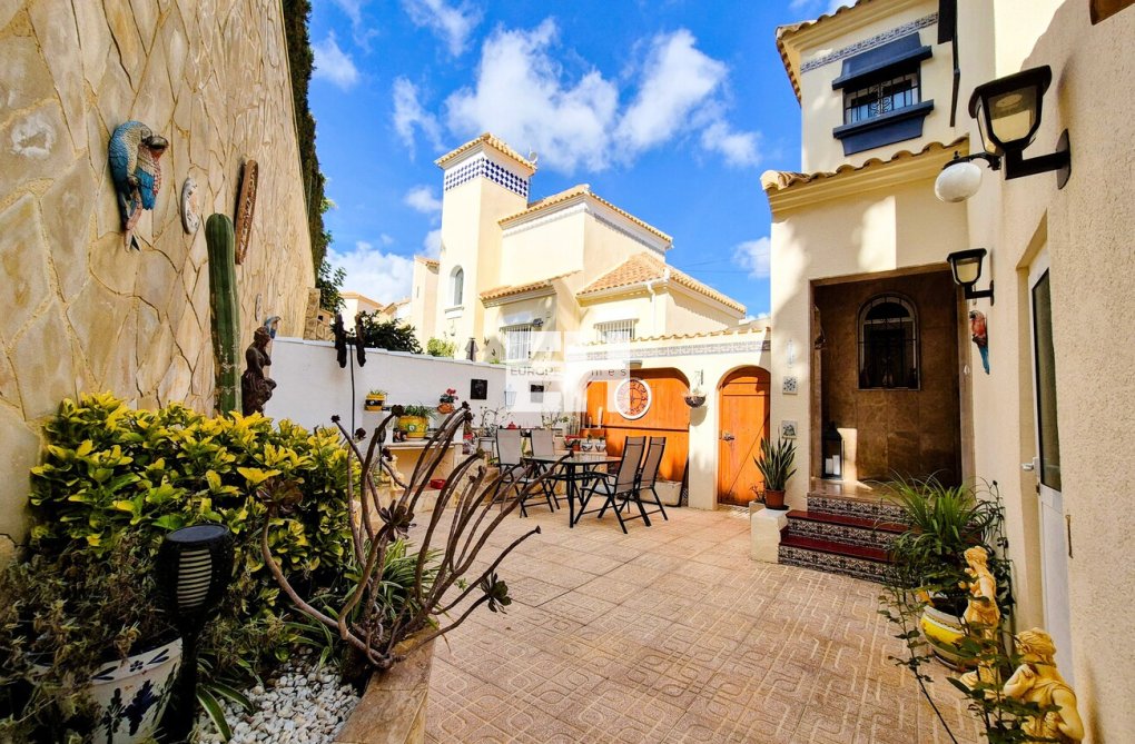 Segunda mano - villa - Villamartin - Costa Blanca