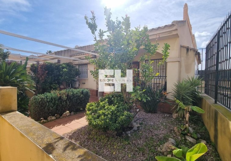 Semi Detached - Herverkoop - Guardamar del Segura - Urbanizaciones