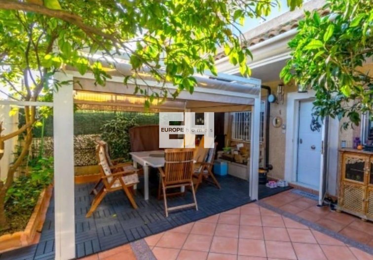 Semi Detached - Wiederverkauf - Torrevieja - Aguas Nuevas