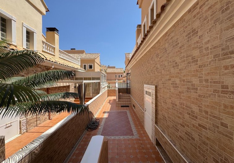 town house - Herverkoop - Guardamar del Segura - Urbanizaciones