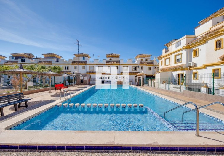 town house - Herverkoop - Torrevieja - Aguas Nuevas