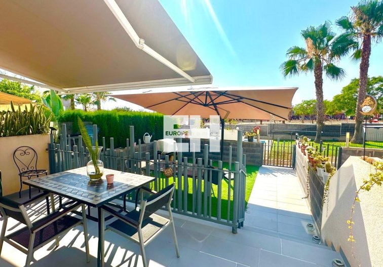 town house - Herverkoop - Torrevieja - Aguas Nuevas