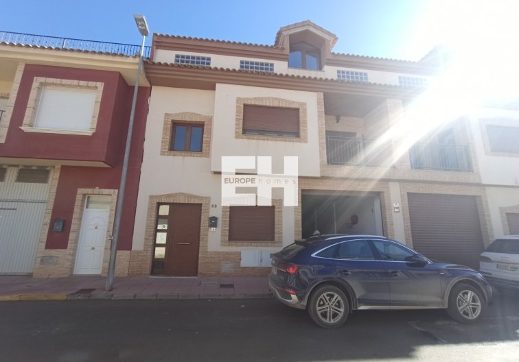town house - Resale - Roldan - Inland