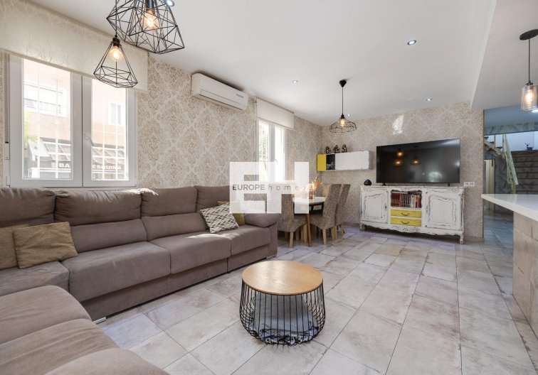 town house - Wiederverkauf - Torrevieja - Centro