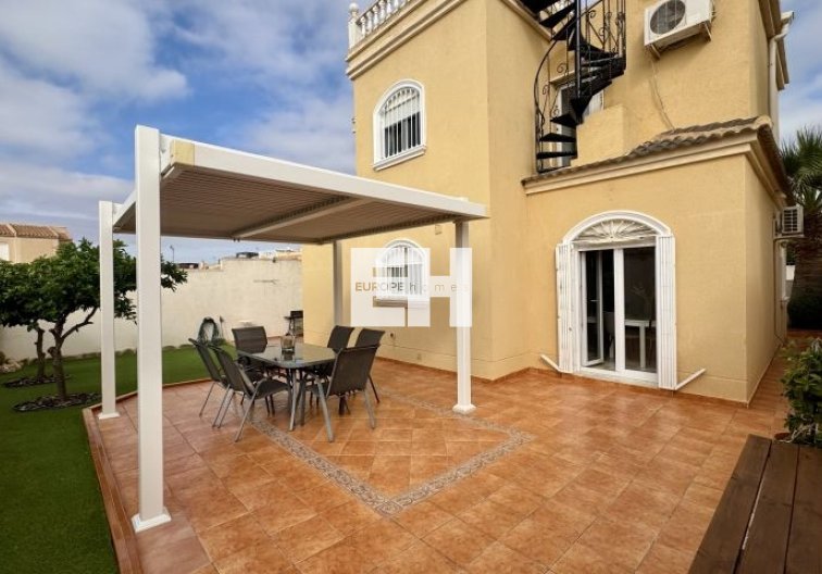 villa - Herverkoop - Torrevieja - Costa Blanca