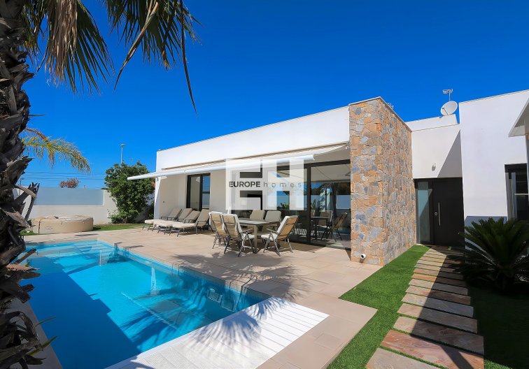 villa - Resale - Pilar de la Horadada - Costa Blanca