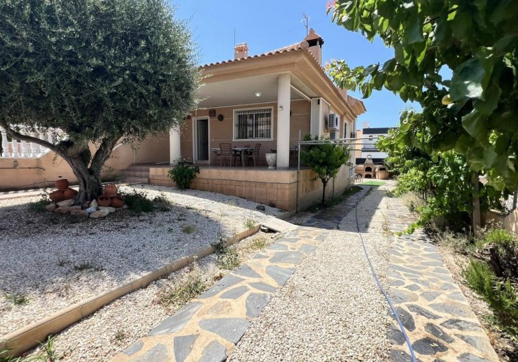 villa - Resale - Torrevieja - Aguas Nuevas