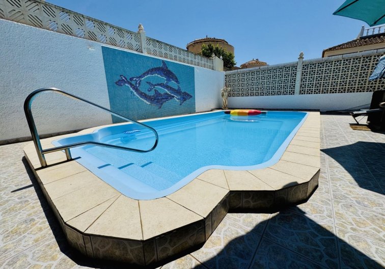 villa - Resale - Torrevieja - La Siesta - El Salado - Torreta