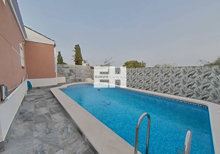 villa - Resale - Torrevieja - San Luis