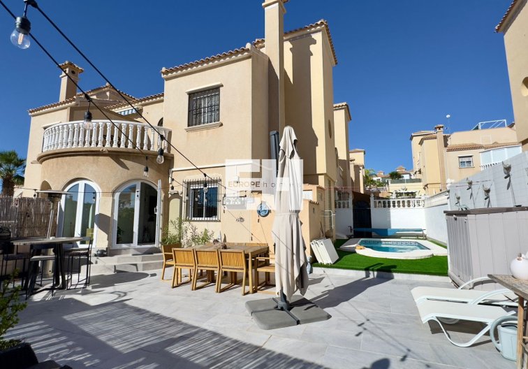 villa - Wiederverkauf - Orihuela Costa - Costa Blanca