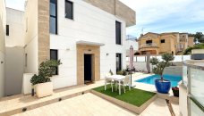 villa - Wiederverkauf - Orihuela Costa - EH-27654