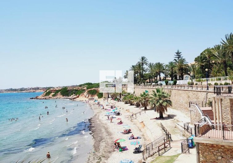 villa - Wiederverkauf - Orihuela Costa - Punta Prima