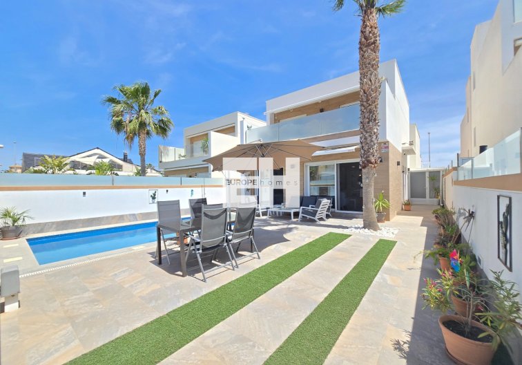 villa - Wiederverkauf - Pilar de la Horadada - Costa Blanca