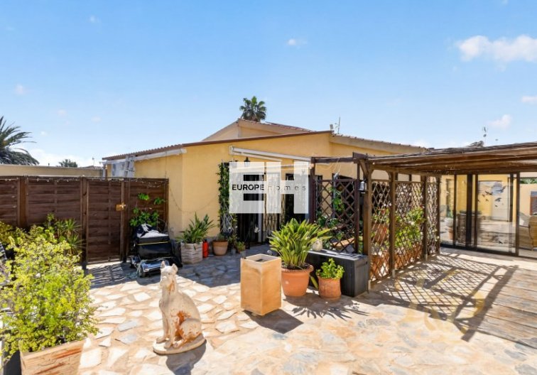 villa - Wiederverkauf - Torrevieja - Costa Blanca