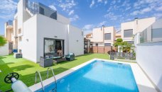 villa - Wiederverkauf - Torrevieja - EH-15066