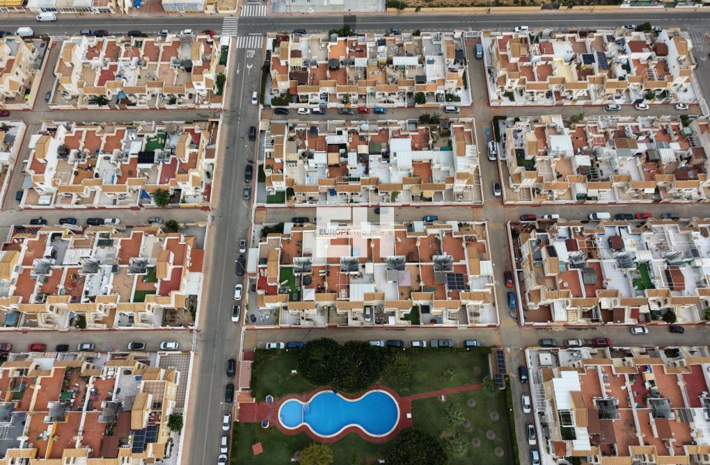 Wiederverkauf - Bungalow - Torrevieja - El Limonar