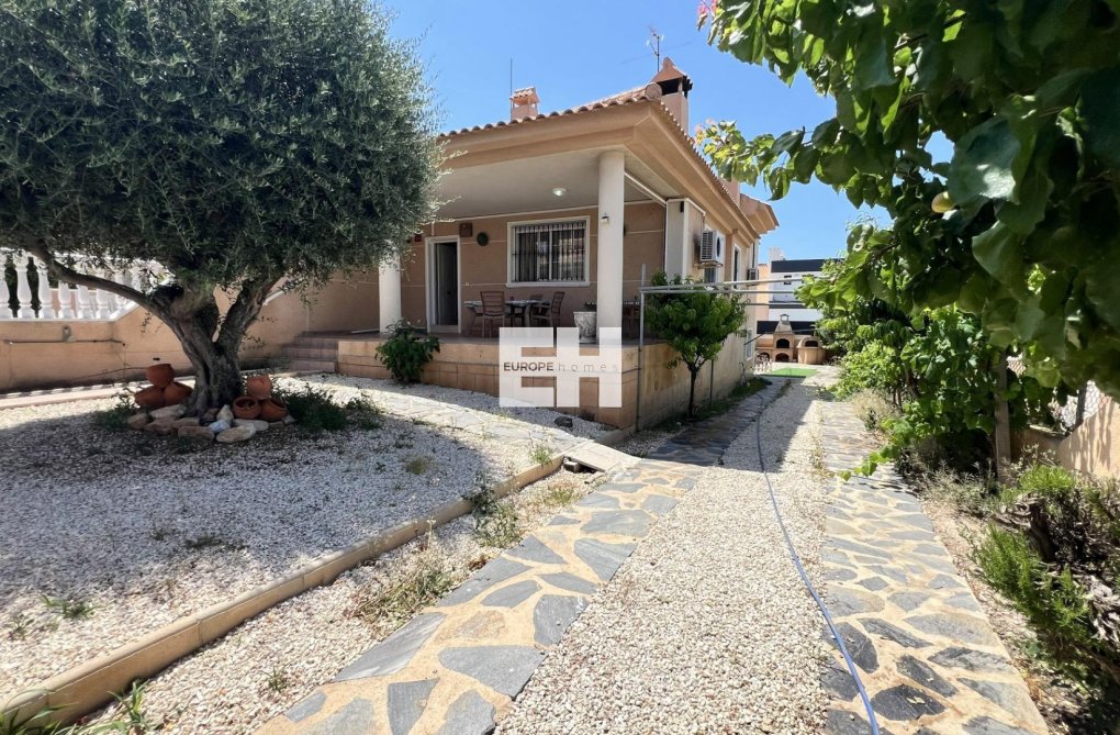 Wiederverkauf - Semi Detached - Torrevieja - Aguas Nuevas