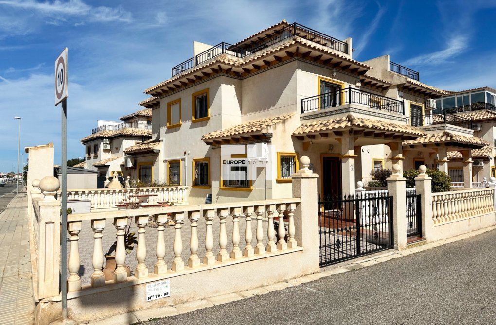 Wiederverkauf - town house - Orihuela Costa - Costa Blanca