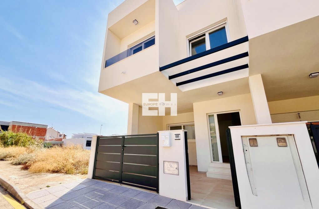 Wiederverkauf - town house - Pilar de la Horadada - Costa Blanca