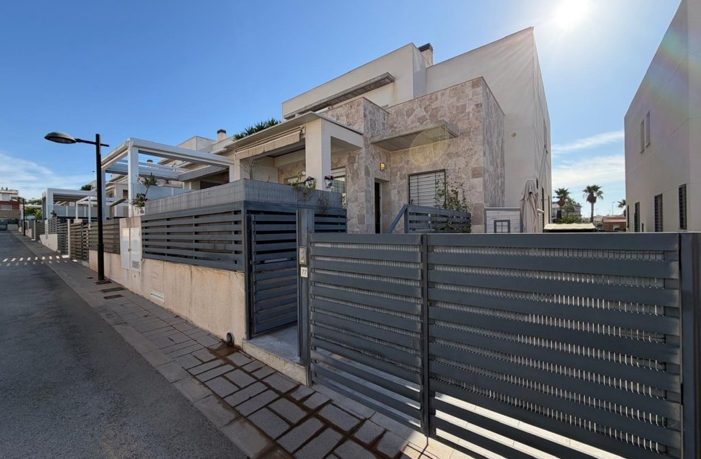 Wiederverkauf - town house - Torrevieja - Aguas Nuevas