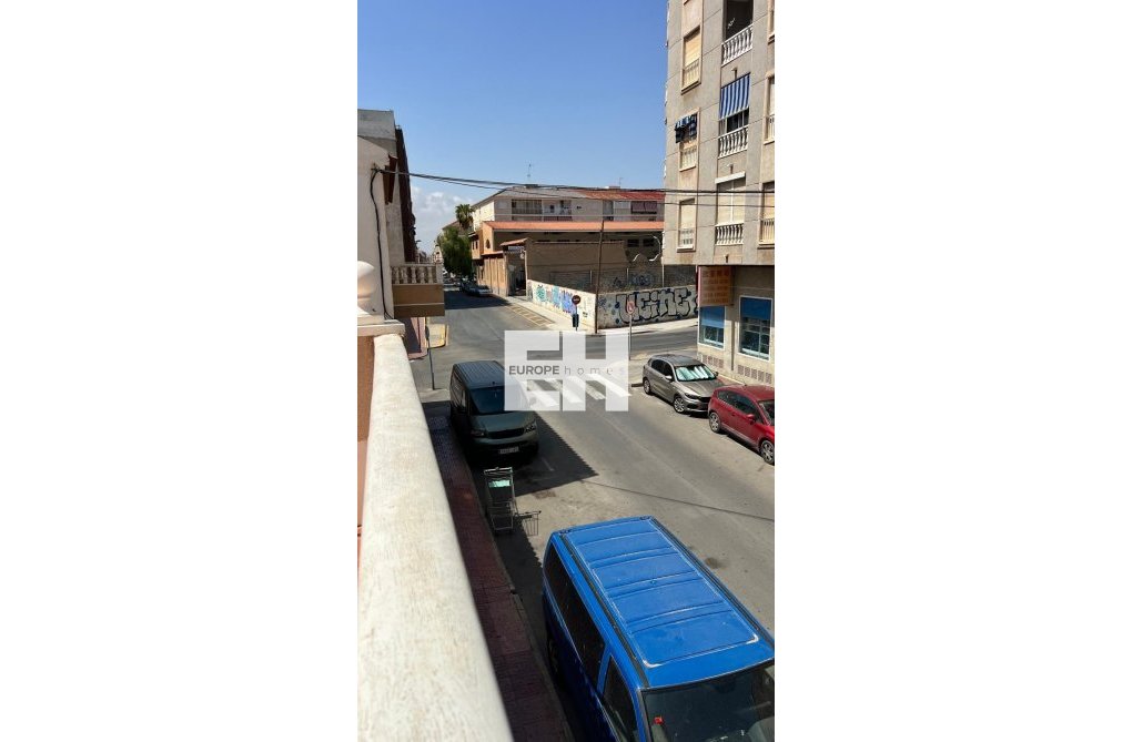 Wiederverkauf - town house - Torrevieja - Estacion De Autobuses
