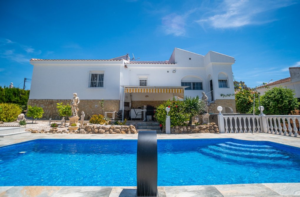 Wiederverkauf - villa - La Marina - Costa Blanca