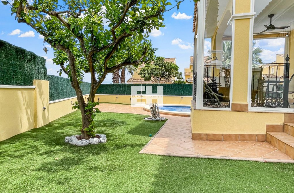 Wiederverkauf - villa - Orihuela Costa - Costa Blanca