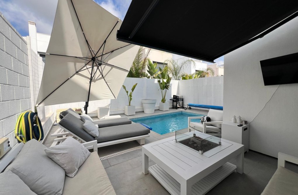 Wiederverkauf - villa - Orihuela Costa - Villamartín-las Filipinas
