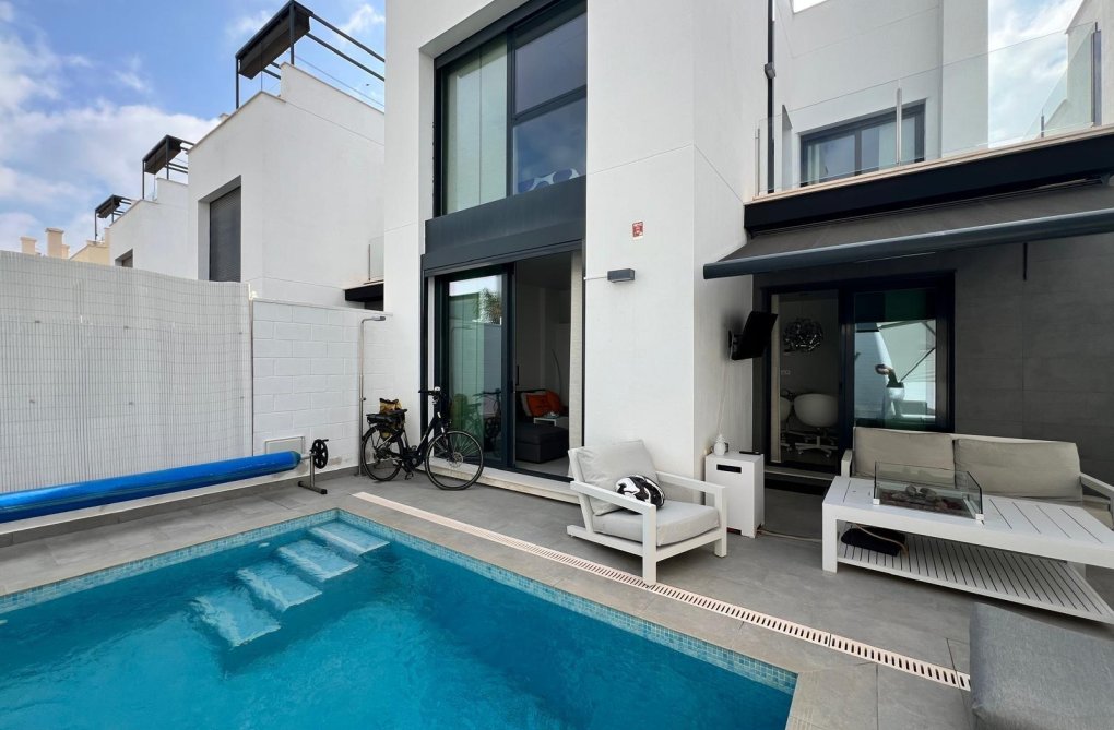 Wiederverkauf - villa - Orihuela Costa - Villamartín-las Filipinas