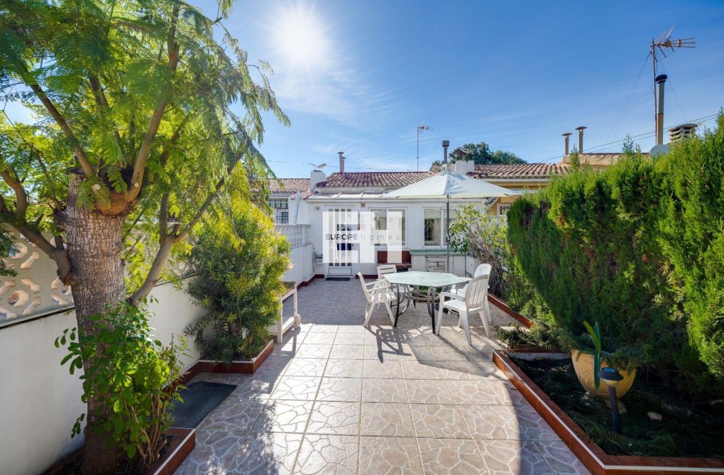 Wiederverkauf - villa - Torrevieja - Calas Blanca